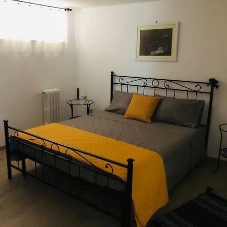 Dimora Pierdomiceli Барі